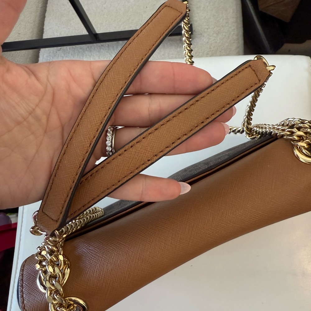 MK Purse - Picture 7 of 7
